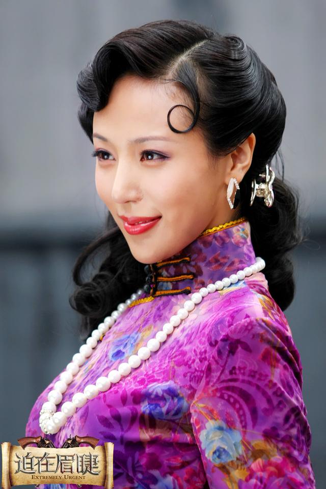 首页 "电视新闻" 内地 - 正文  旗袍是最能展现女人魅力的武器,这个不