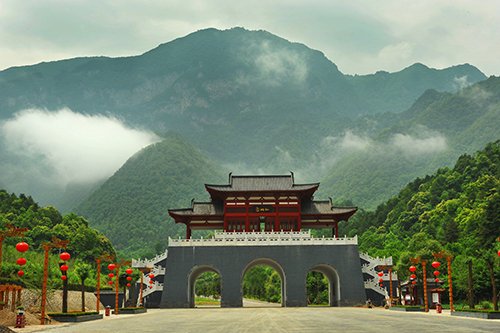 《英雄时代》嘉陵江热拍 张纪中取景陕西凤县