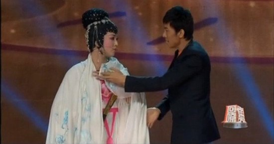 欧阳青献声《回声嘹亮》 遭江涛调戏