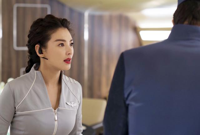 张雨绮微博曝预告片 英文对白获新超人点赞_