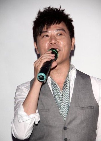 微讯:时隔十五年 伍思凯再登上个人演唱会舞台