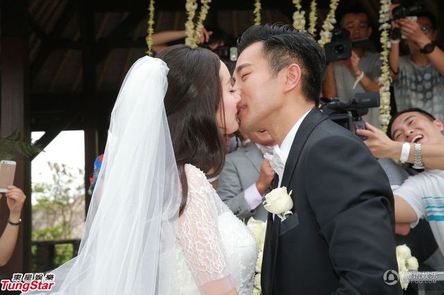 杨幂刘恺威海岛完婚 新娘:我将毫无保留的爱你