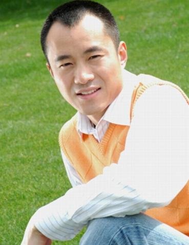 《快乐大本营》停播 邱启明主持地震特别报道