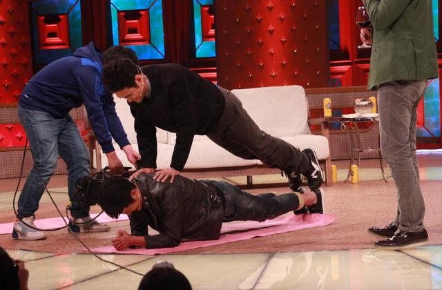 郭京飞三临《超级访问》 友谊小船停播也不翻