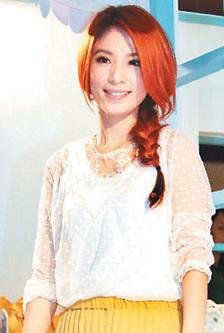 女执行制作人钟若涵后,hebe上月16日被拍到和前女助理"小廖"廖慧呈在