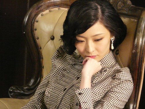谍战大戏《<em>黑狐</em>》热播 <em>李曼</em>演绎千面女特工_