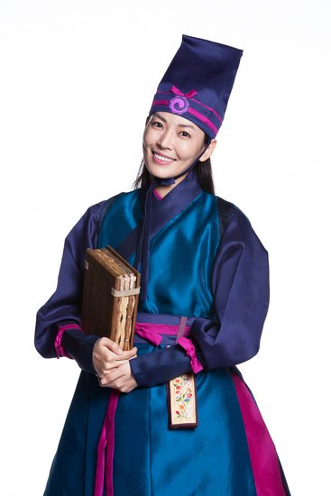 《大风水》公布定妆照 金素妍学生造型明朗活泼