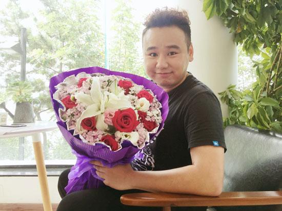 姚一奇《来到你的世界》杀青 穿越二次元拆cp