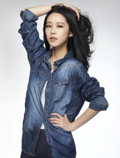 《刀出鞘》热拍 杨旸显英姿百步穿杨秀枪技