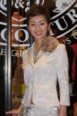 酒井法子复出演舞台剧 赚钱赔偿事务所违约金