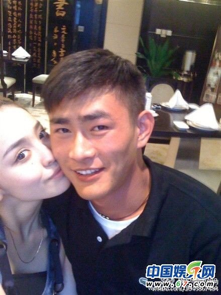 古力娜扎热吻照曝光 男友王成刚被封屌丝男