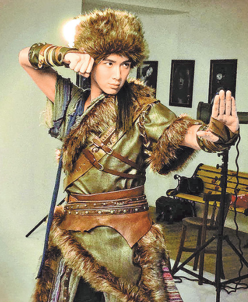 柯震东开工代言电玩广告 不知陈妍希恋情