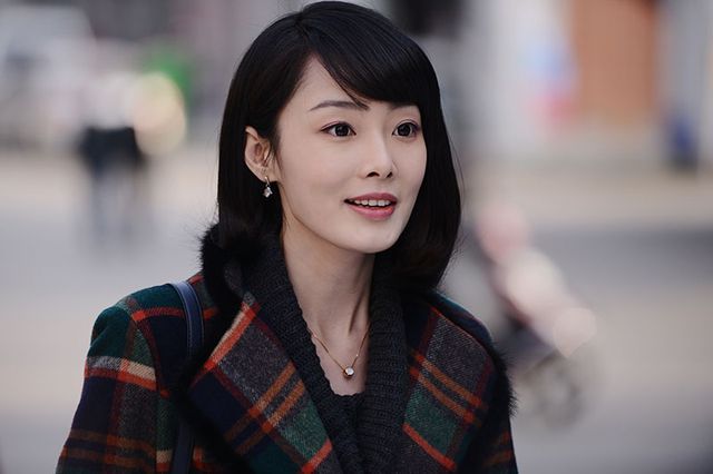 演员赵兆在剧中出演了女二号心理医生叶宣,承担了剧中不少的.