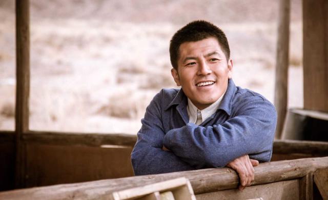 《共和国血脉》曝剧照 王铮呆萌温和魅力十足