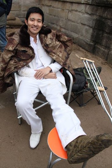 立威廉新片变拼命三郎 拍摄负伤仍坚持拍摄