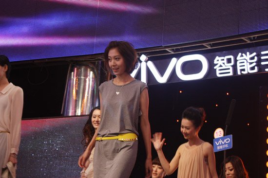 高露剧版《非诚》过招乐嘉 邻家女向往