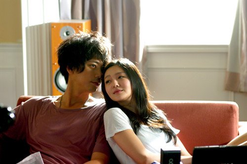 信拍摇滚新歌《黎明之前》MV 大S跨刀当女主