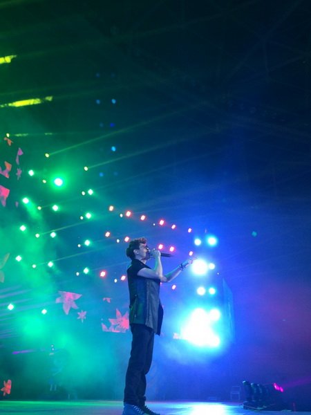 李昊瀚(山野)领衔中国好声音演唱会唱响虞城