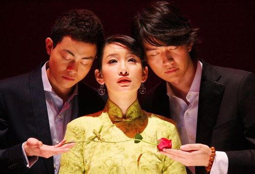 秦海璐抱病演《红白玫瑰》 靠药物维持正常说话
