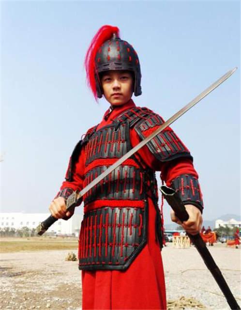 鲜肉弟弟黄毅电视剧《思美人》中实力护姐 