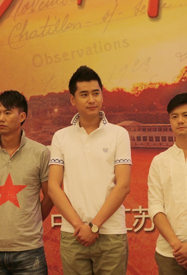 《法兰西岁月》首播仪式 新生代吴迪帅气登场