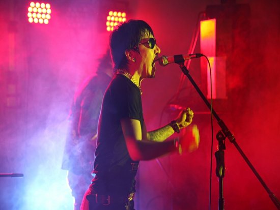 瘦人乐队火爆现场开局 MOMA后山音乐艺术节_娱乐_腾讯网