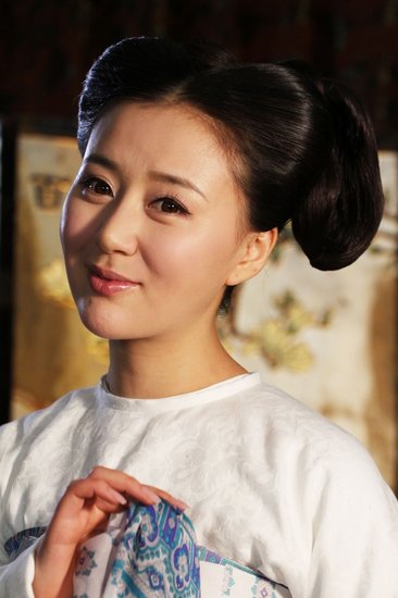 《美人天下》掀收视潮 周牧茵青春版霓君呼声