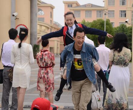 《爸爸是条龙》央视热播 徐黄丽演学霸树标杆 - 中文文化 - 中国日报网