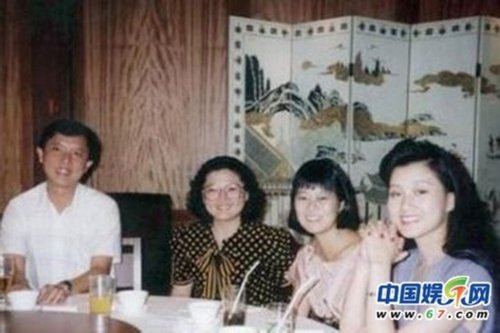 宋祖英提携<em>妹妹</em> 宋佳玲能歌善舞素颜也不赖[图