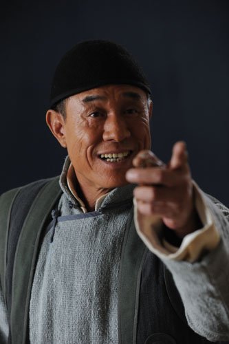 杜志国热拍《闯天下》  隔空取物不输刘谦