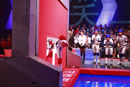 最美瑜伽教练倾倒《墙来啦》 母其弥雅再登央一