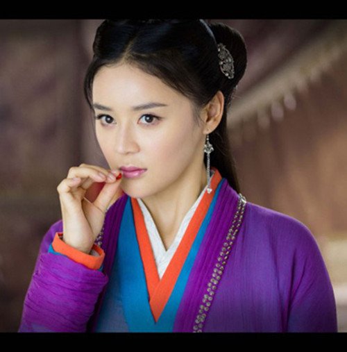 《笑傲江湖》横店热拍 于正版大玩变身引人气