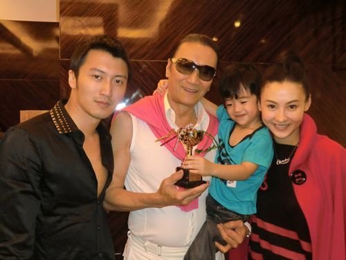 传谢霆锋答应出席儿子生日会 锋芝暂时和解