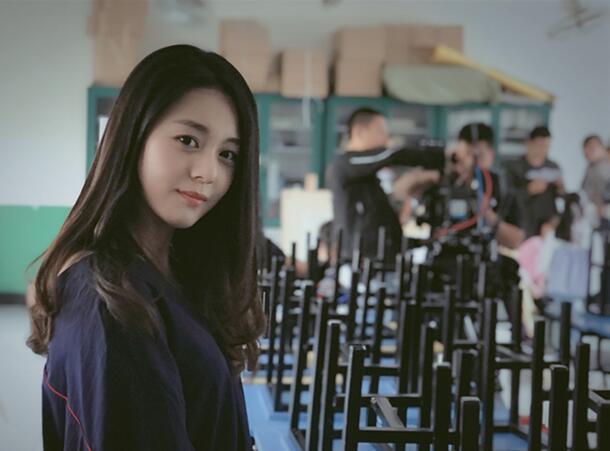 王子彤新戏杀青 一人分饰多角诠释平凡中的大