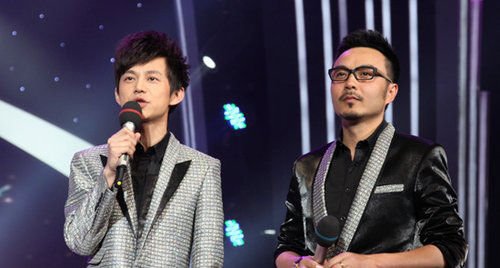 何炅和汪涵的搭档主持俨然成了快男的最大亮点