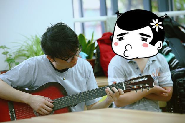 网剧《钱规则》沪上杀青 陶辰宇拍戏不忘做公益