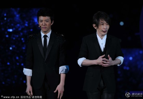 刘谦魔术李云迪占尽风头 王力宏“躺枪”遭调戏