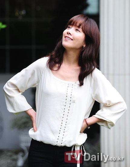 韩智敏借《屋塔房王世子》转型 彰显典雅形象