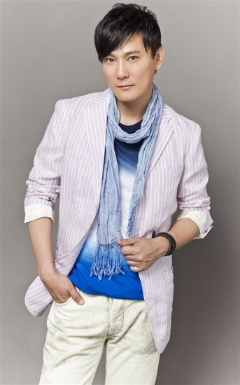 胡灵首获张艺谋倾爱 张信哲沾光唱主题曲(图)