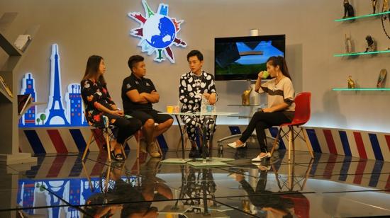 张皓然做客旅游卫视 旅游达人侃侃而谈