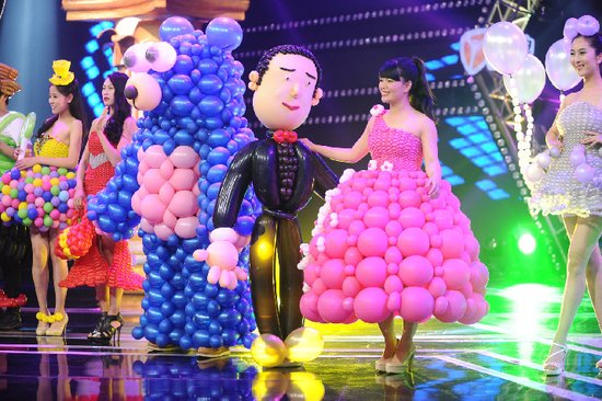 《中国梦想秀》:有人想上春晚有人靠气球养家