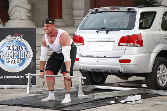 央一《大力士争霸赛》热播 魔鬼训练计划曝光