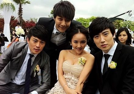 朱玟晞亦古亦今显温婉 《情定大饭店》白纱曼妙