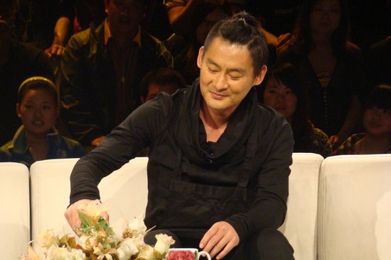 景岗山做客《非常接触》《水浒》造型好评如潮