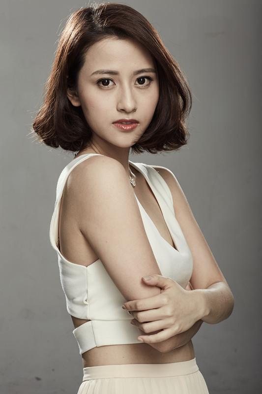 陈雅丽魅力吸睛 炫酷潇洒人称女飒手