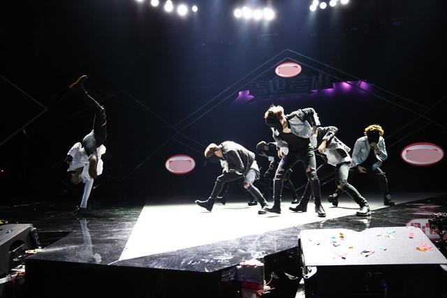 中文十级！iKON翻唱《北京北京》 汪峰方互动