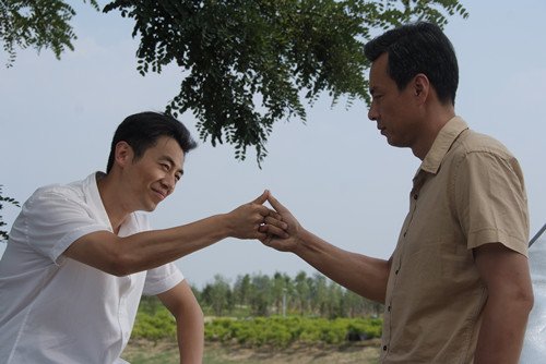 《正阳门下》完美收官 朱亚文受年轻人追捧_娱乐_腾讯网