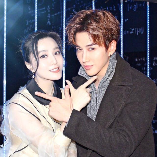 范冰冰与泰星Mike同台合影 狂被称“女神”