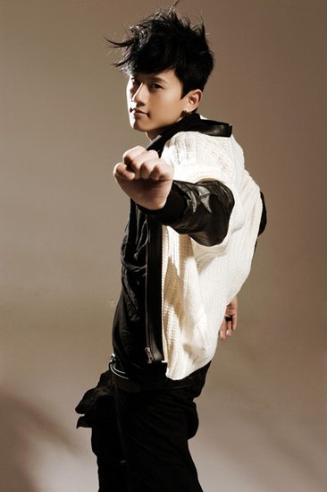 张杰《第一夫人》唱出爱情宣言 新专辑温暖待