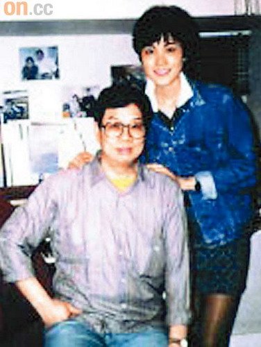 王菲奔丧祝恩师一路好走 佛经送赠戴思聪家人【图】